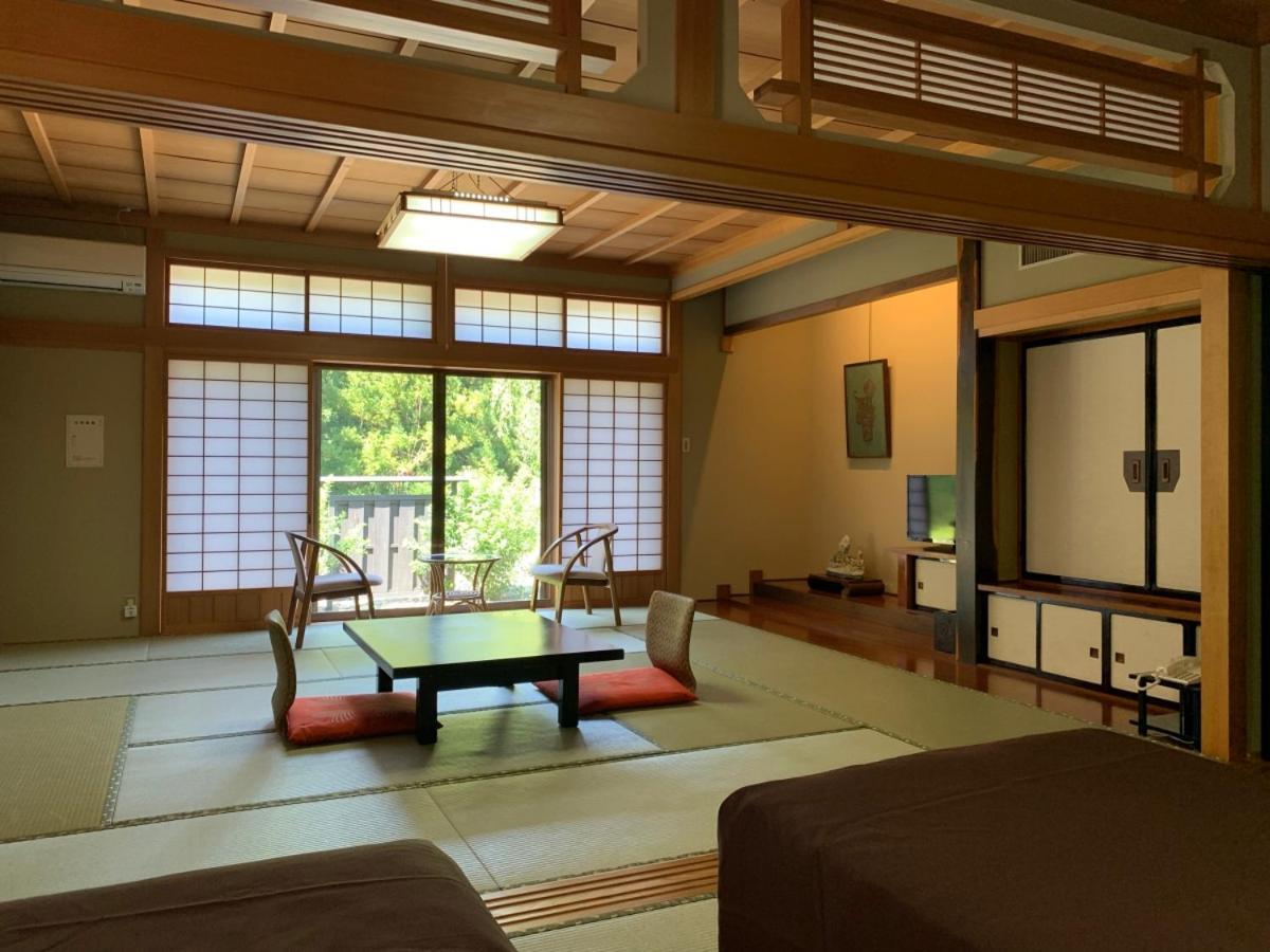 Готель Yamanosho Yuzawa  Екстер'єр фото